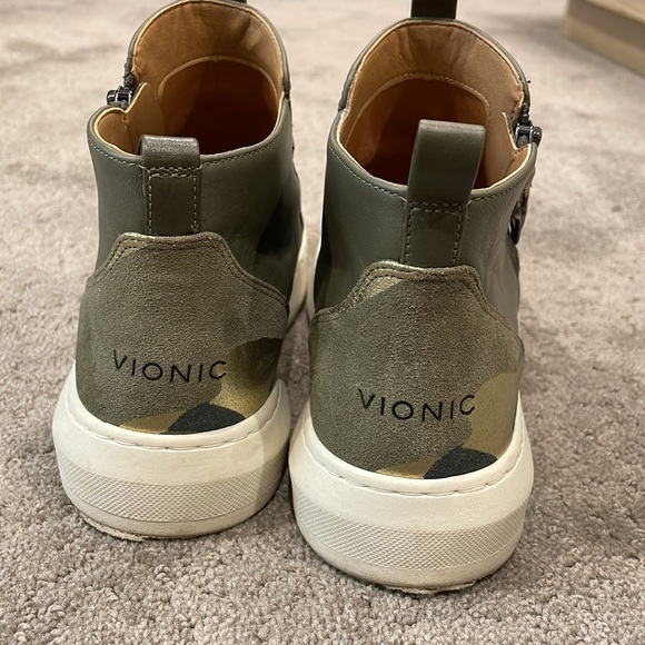 Vionic booties so 7.5 - Picture 3 of 12